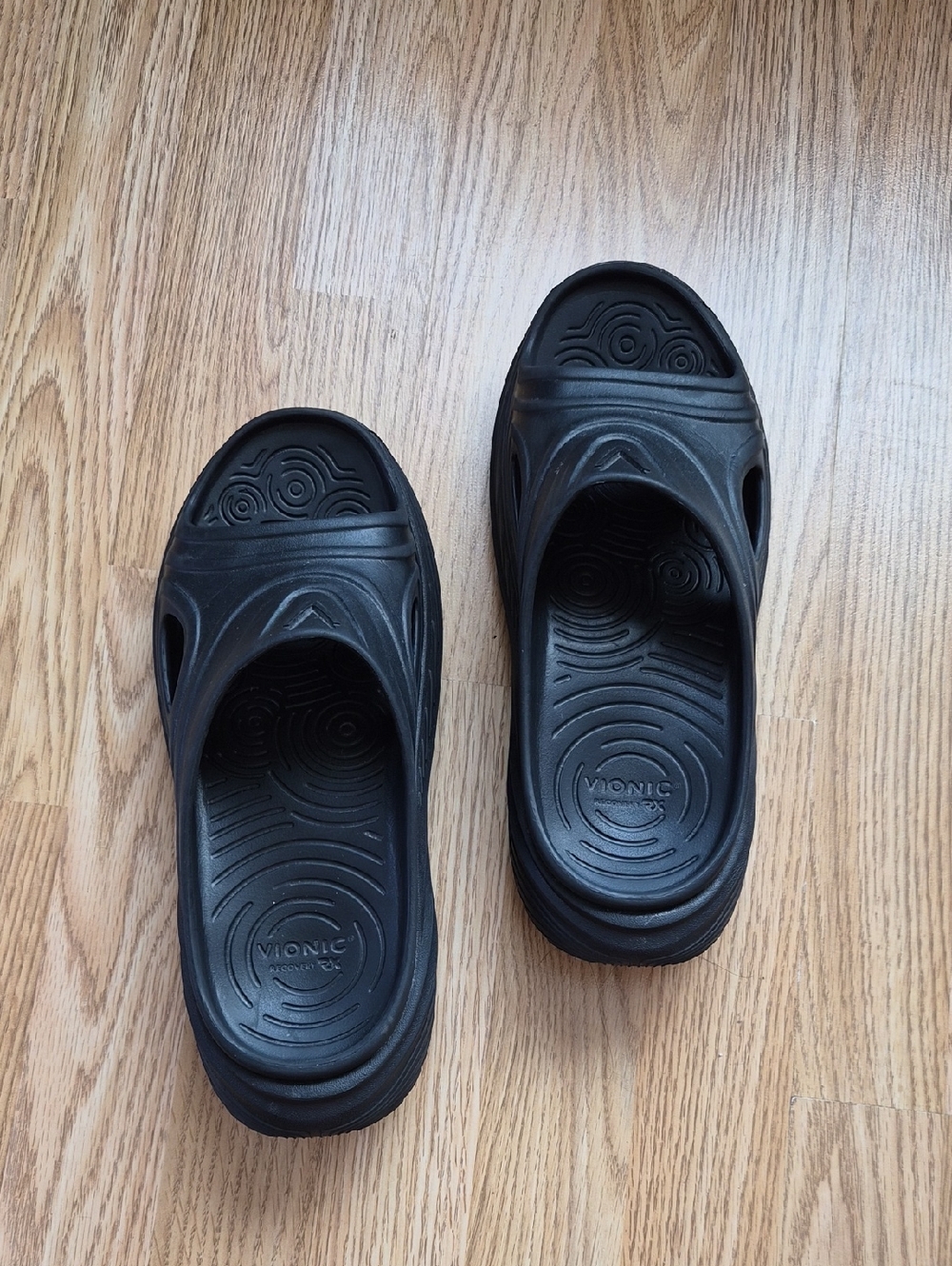 Vionic Black Unisex Slide Sandals (W9 / M7)